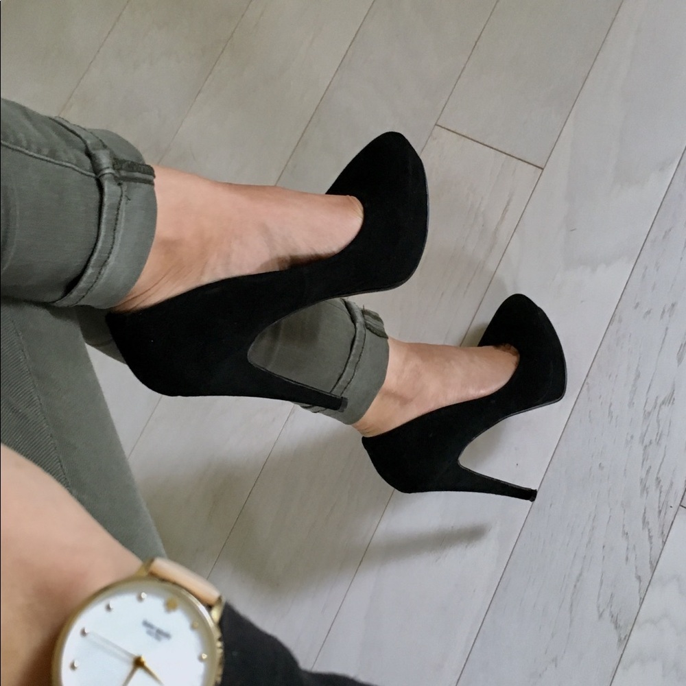 [Aldo] Black Velvet Heels